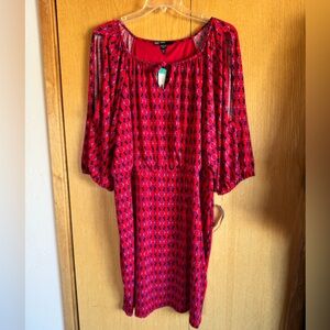 Brand New with tags Maggy London dress Size 18W red multi split sleeves